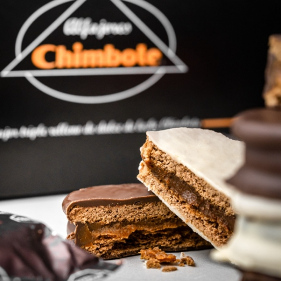 ALFAJORES DE CHOCOLATE BLANCO Y NEGRO X 6 U.